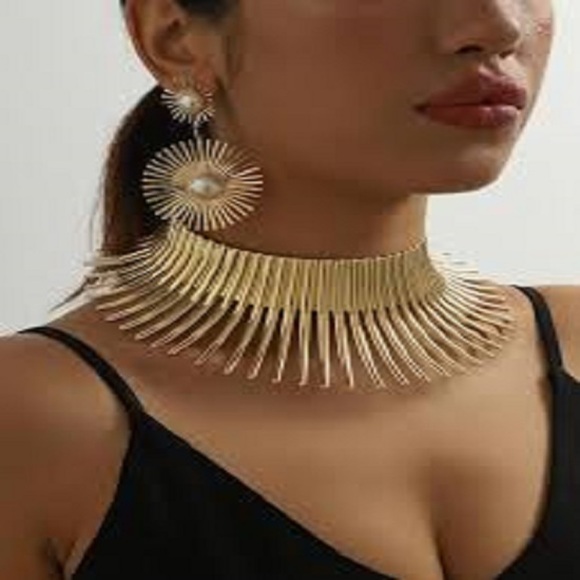 Gold Plated Metal Chunky Spike Collar Choker Statement Necklace Set NEW - Picture 1 of 6